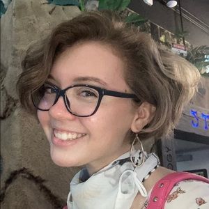 Meet your Posher, Madelyn